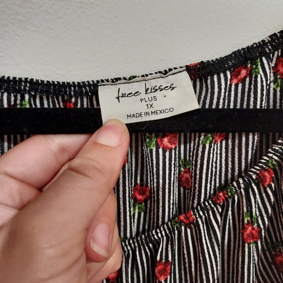 Floral Stripped Blouse (1X) - Picture 3 of 3